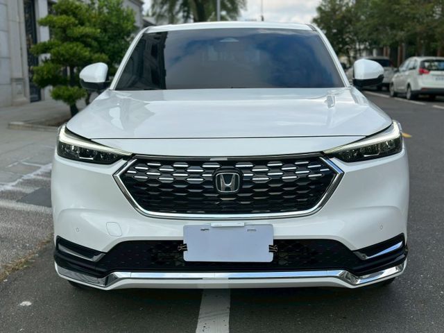 原版件、P版、LED頭燈、ACC跟車、車道偏移、雙區恆溫、電尾門  第3張相片