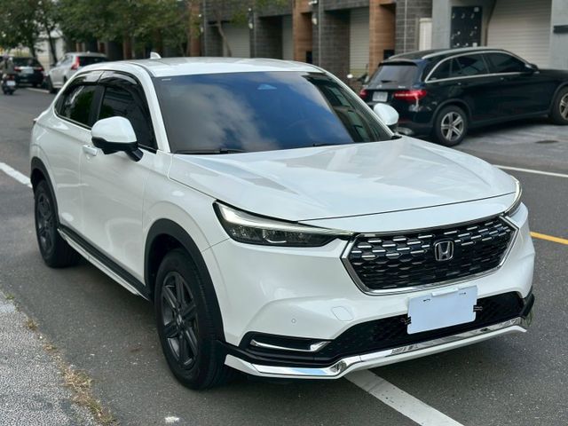 原版件、P版、LED頭燈、ACC跟車、車道偏移、雙區恆溫、電尾門  第4張相片