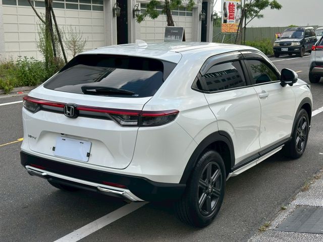 原版件、P版、LED頭燈、ACC跟車、車道偏移、雙區恆溫、電尾門  第6張相片