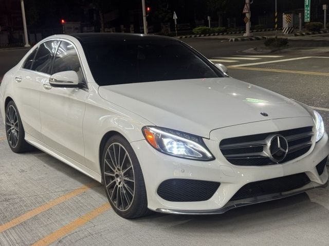 C300、AMG、柏林之音、全景天窗、黑岑木飾板、摸門、免鑰匙、盲點、魚眼頭燈、安卓機  第2張相片