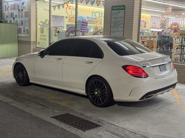 C300、AMG、柏林之音、全景天窗、黑岑木飾板、摸門、免鑰匙、盲點、魚眼頭燈、安卓機  第3張相片