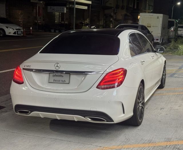 C300、AMG、柏林之音、全景天窗、黑岑木飾板、摸門、免鑰匙、盲點、魚眼頭燈、安卓機  第4張相片