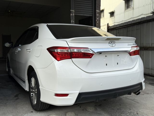 TOYOTA豐田 ALTIS  第2張相片