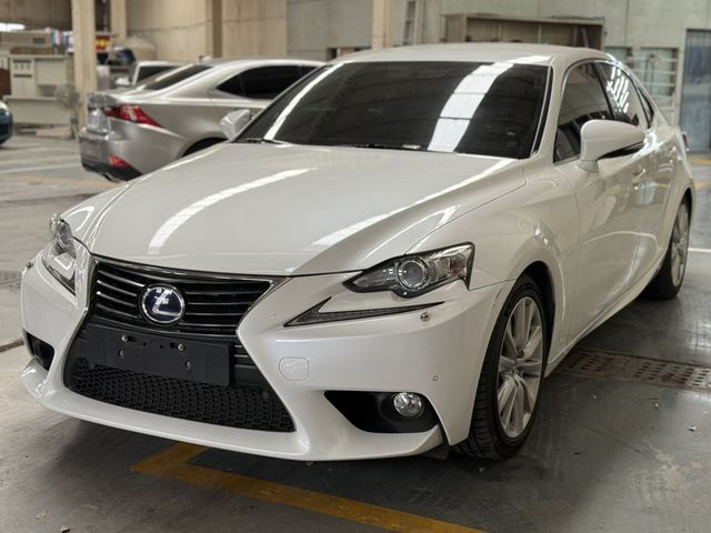 LEXUS凌志 IS 300H  第1張相片