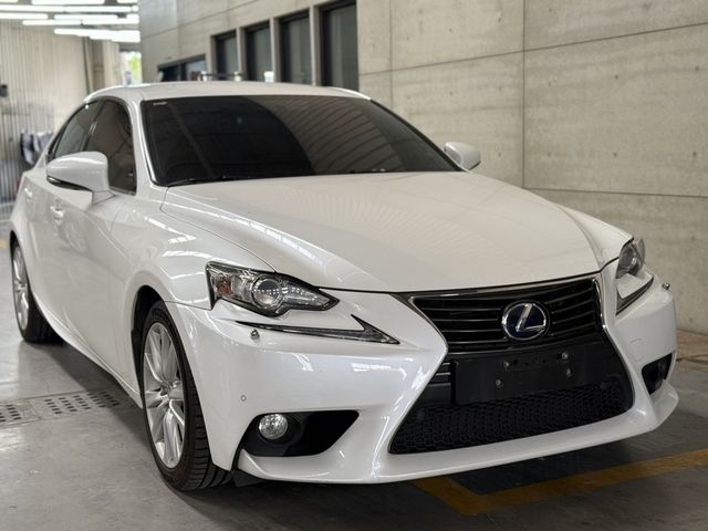 LEXUS凌志 IS 300H  第3張相片