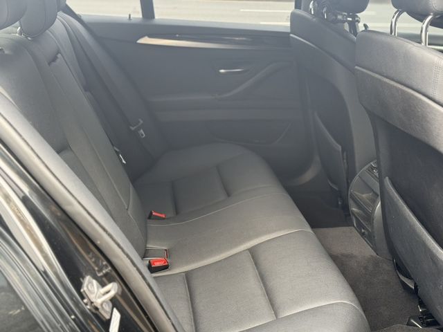 BMW寶馬 523  第5張相片