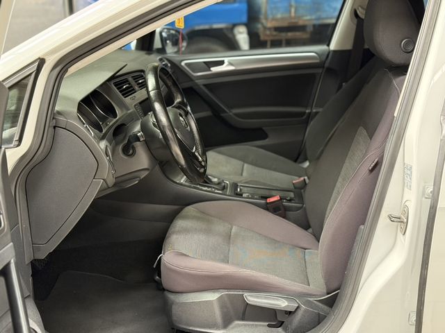 VOLKSWAGEN福斯 GOLF  第9張相片