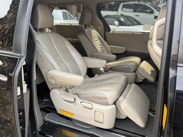 TOYOTA豐田 SIENNA  第8張相片
