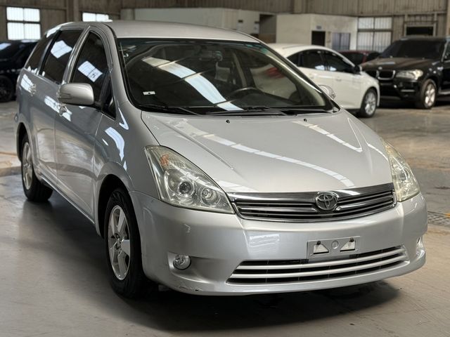 TOYOTA豐田 WISH  第3張相片