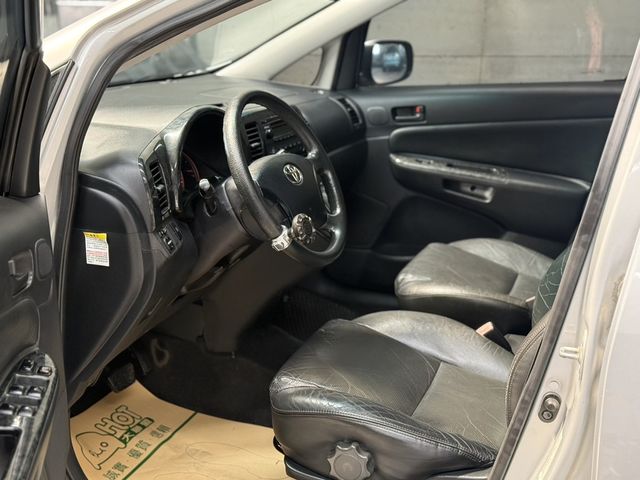 TOYOTA豐田 WISH  第5張相片