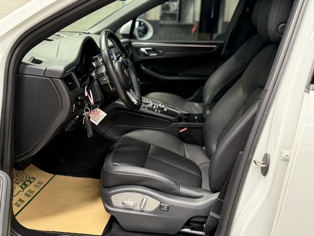 PORSCHE保時捷 MACAN  第6張相片
