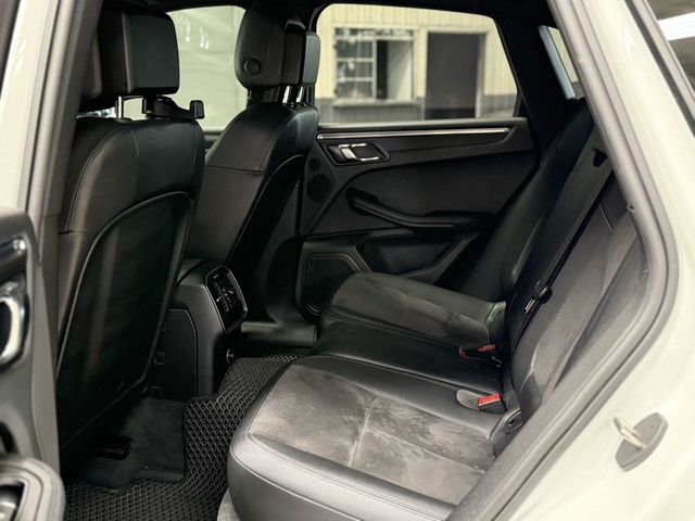 PORSCHE保時捷 MACAN  第7張相片