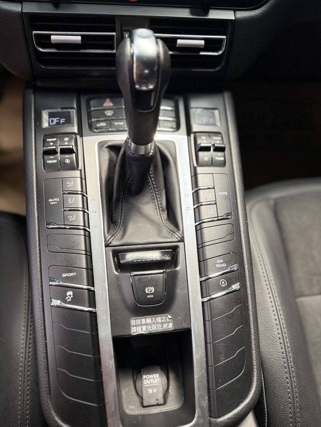 PORSCHE保時捷 MACAN  第13張相片