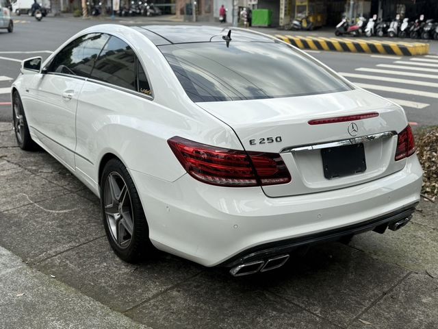 M-BENZ賓士 E250 COUPE  第2張相片