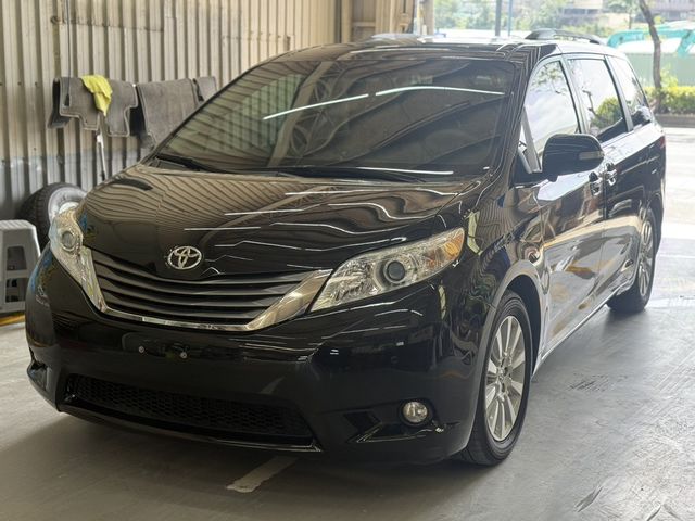 TOYOTA豐田 SIENNA  第1張相片