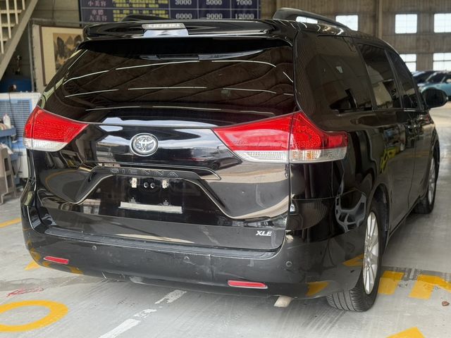 TOYOTA豐田 SIENNA  第4張相片