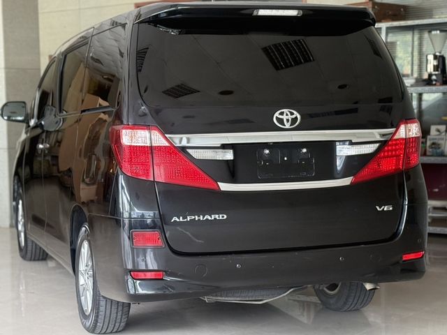 TOYOTA豐田 ALPHARD  第2張相片