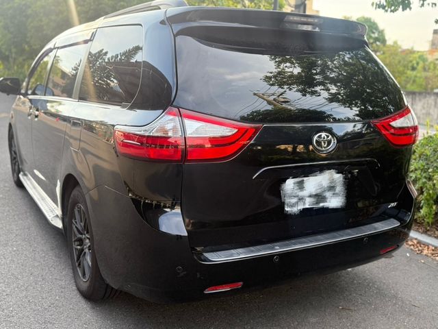 TOYOTA豐田 SIENNA  第2張相片