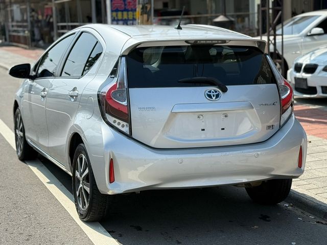 TOYOTA豐田 PRIUS C  第2張相片