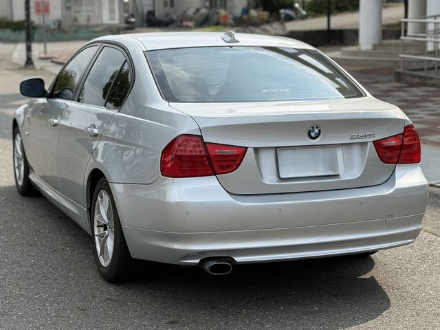 BMW寶馬 320I LCI  第2張相片