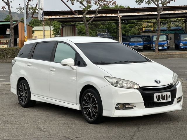 TOYOTA豐田 WISH  第3張相片