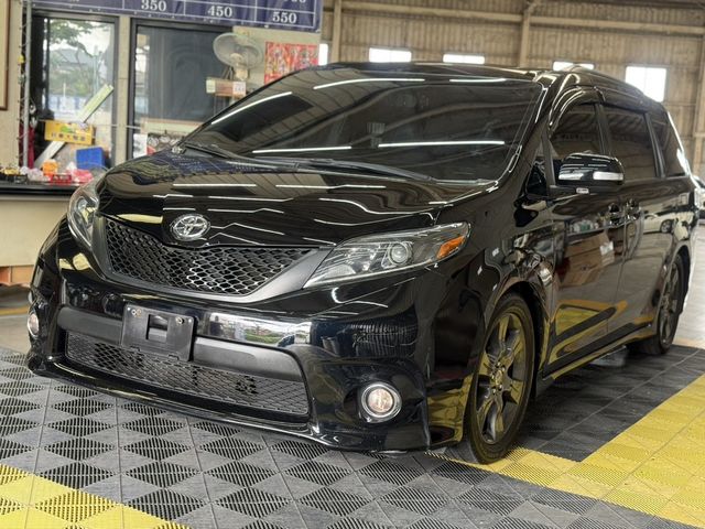 TOYOTA豐田 SIENNA  第1張相片