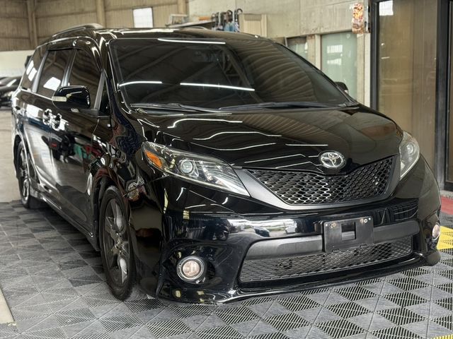 TOYOTA豐田 SIENNA  第3張相片