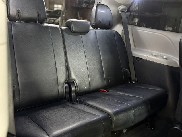 TOYOTA豐田 SIENNA  第12張相片