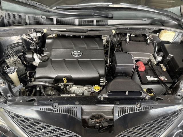 TOYOTA豐田 SIENNA  第17張相片
