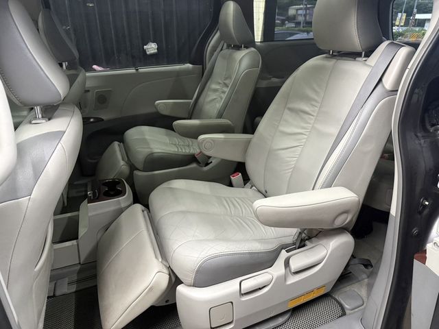 TOYOTA豐田 SIENNA  第8張相片