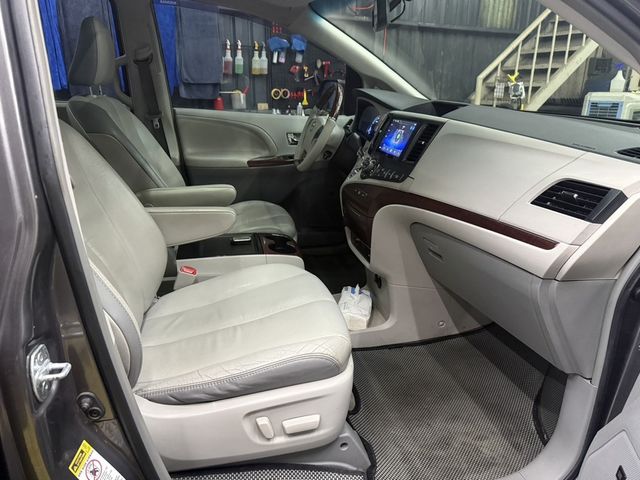 TOYOTA豐田 SIENNA  第12張相片