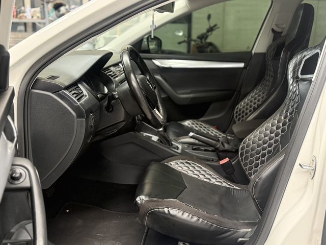 SKODA司科達 OCTAVIA COMBI  第6張相片