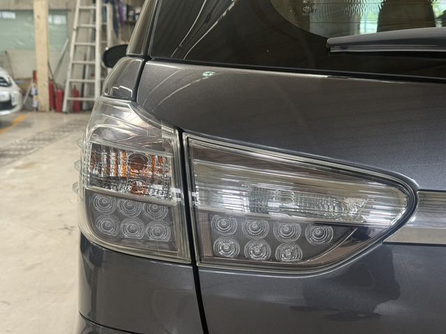 TOYOTA豐田 WISH  第5張相片
