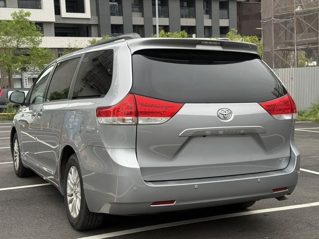 TOYOTA豐田 SIENNA  第2張相片