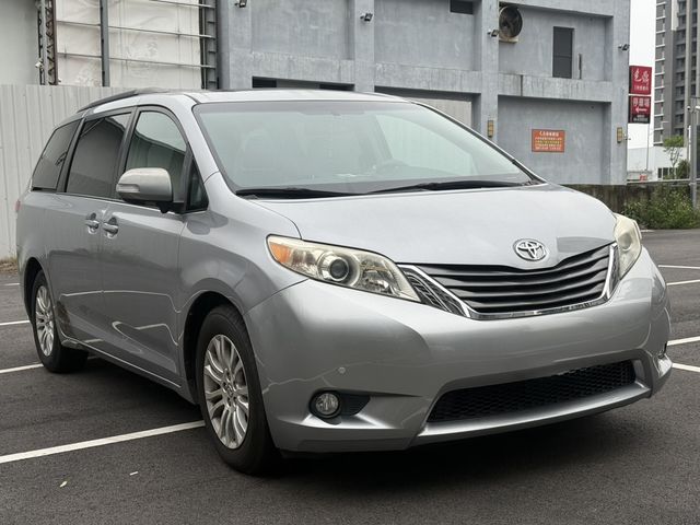 TOYOTA豐田 SIENNA  第3張相片