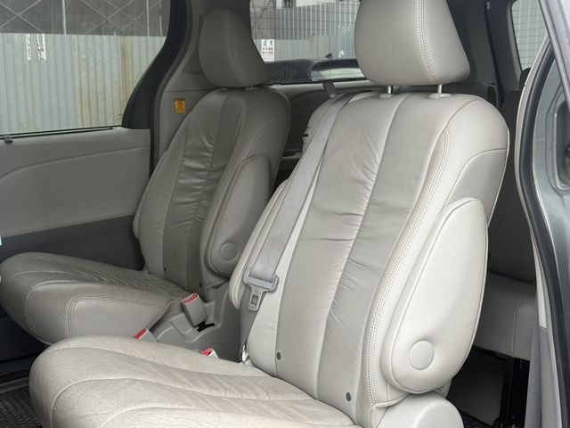 TOYOTA豐田 SIENNA  第7張相片