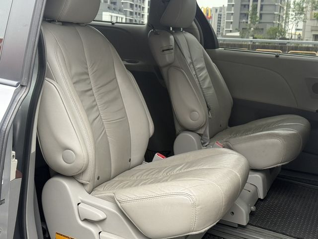 TOYOTA豐田 SIENNA  第10張相片