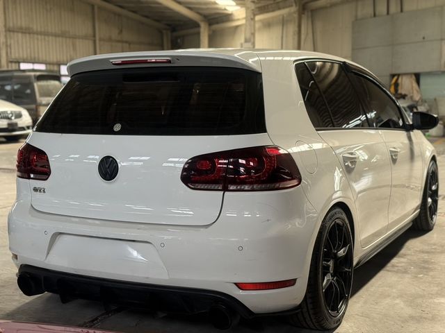 VOLKSWAGEN福斯 GOLF GTI  第4張相片