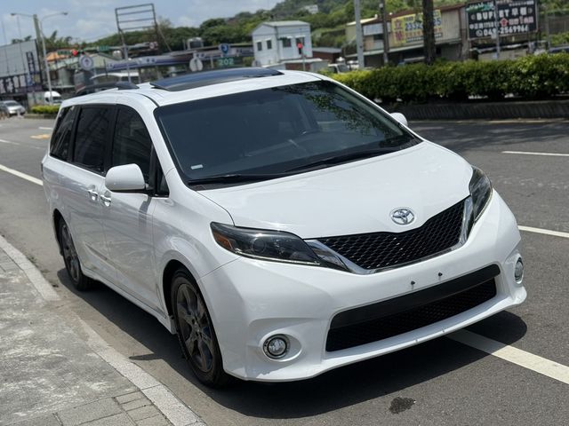 TOYOTA豐田 SIENNA  第3張相片