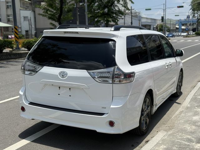 TOYOTA豐田 SIENNA  第4張相片