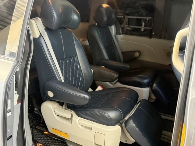 TOYOTA豐田 SIENNA  第10張相片