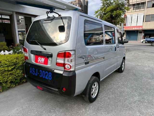 一手車 僅跑3萬 原廠保養  第2張相片