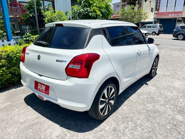 小改款 1.0T 渦輪小鋼炮 I-KEY 恆溫空調 安卓音響 快撥換檔  第2張相片
