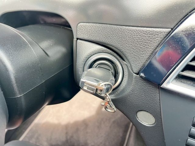 C200總代理 雙前電動記憶椅 雙區恆溫 方控 定速  第9張相片