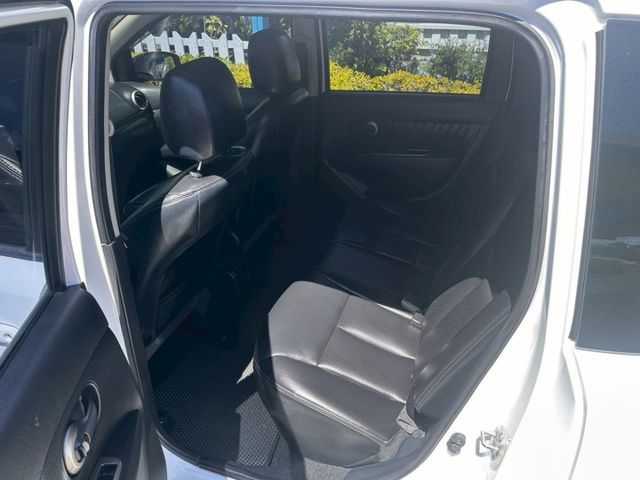 行車皮椅版 省油大空間的都會小休旅  第7張相片