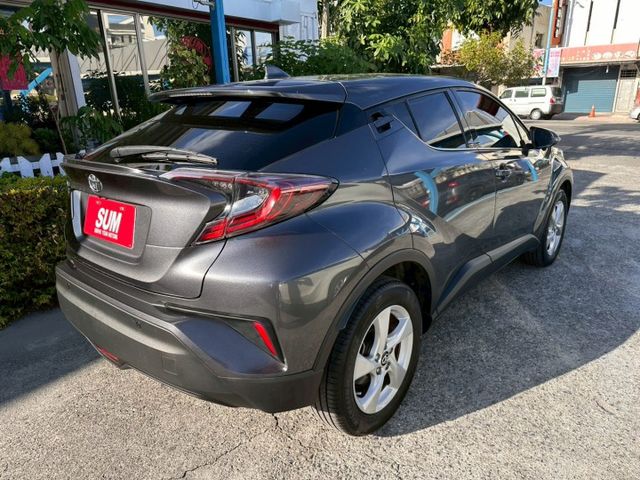 C-HR 1.2豪華版 渦輪增壓 環景 免鑰匙摸門 雙區恆溫 雙電熱椅 電動靠腰 方控  第2張相片