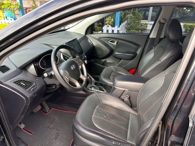 IX35 2.4旗艦型 安卓機 免鑰匙 全景天窗 雙區恆溫 定速 方控 倒車顯影 ISOFIX  第6張相片