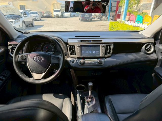 2.5E版 免鑰匙 倒車顯影 雙曲恆溫 駕駛電動椅 方控 定速  第7張相片