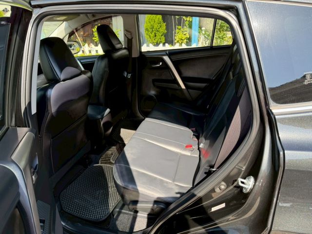 2.5E版 免鑰匙 倒車顯影 雙曲恆溫 駕駛電動椅 方控 定速  第9張相片