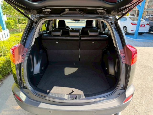 2.5E版 免鑰匙 倒車顯影 雙曲恆溫 駕駛電動椅 方控 定速  第13張相片